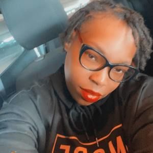 Meet your Posher, Esther